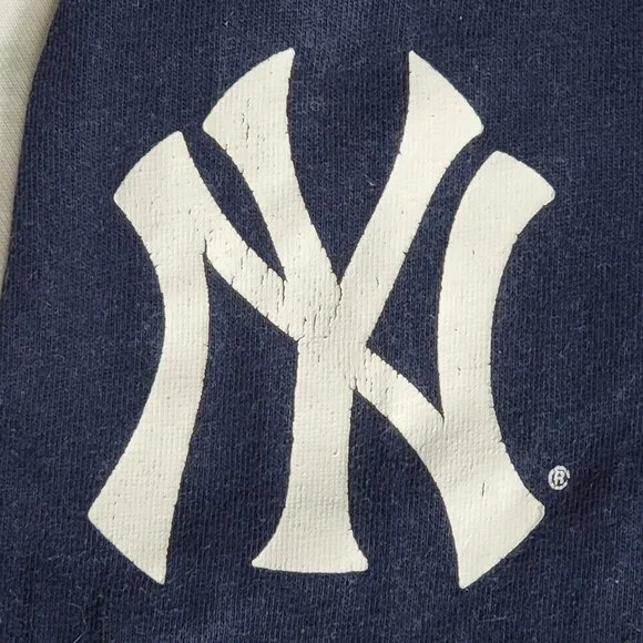 MLB Genuine Merchandise New York Yankees White Navy 3/4 Sleeve Baseball Style Te - Picture 8 of 8